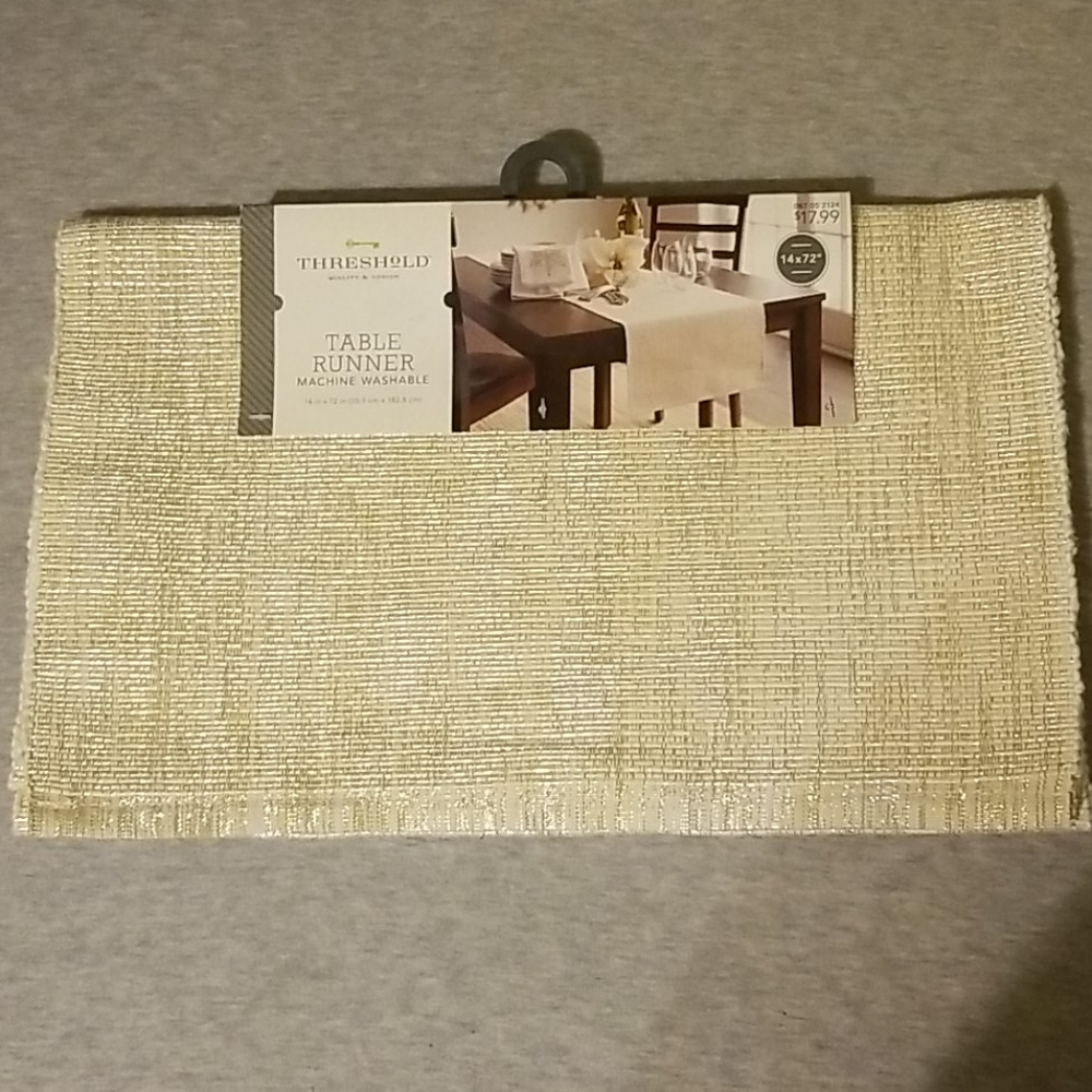 Table Runner - Picture 1 of 5